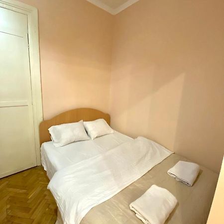 Квартира Біля Залізничного Вокзалу Вулиця Залізнична 10 До 5 Гостей إلفيف المظهر الخارجي الصورة