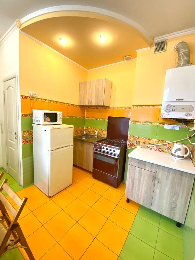 Квартира Біля Залізничного Вокзалу Вулиця Залізнична 10 До 5 Гостей إلفيف المظهر الخارجي الصورة