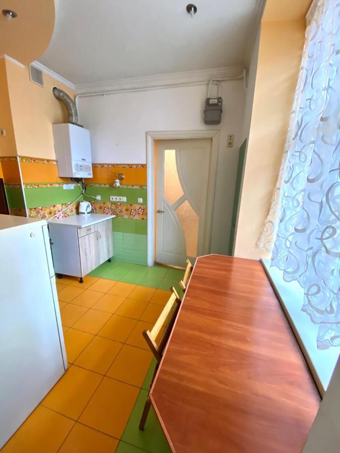 Квартира Біля Залізничного Вокзалу Вулиця Залізнична 10 До 5 Гостей إلفيف المظهر الخارجي الصورة